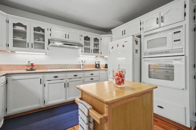 16460 Mckenzie Dr, Pioneer, CA 95666