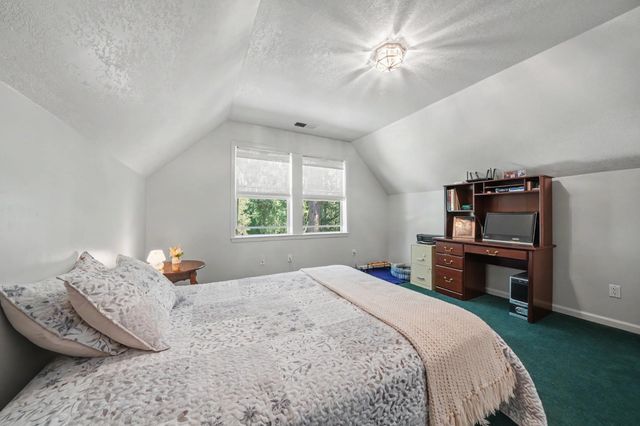 16460 Mckenzie Dr, Pioneer, CA 95666