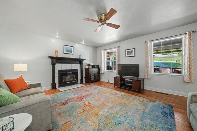 16460 Mckenzie Dr, Pioneer, CA 95666