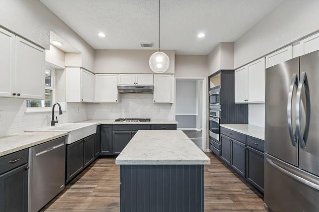 1802 Cheyenne River Circle, Sugar Land, TX 77478