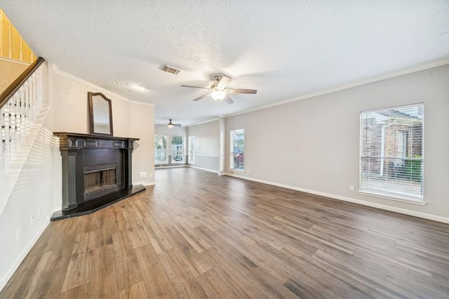 1802 Cheyenne River Circle, Sugar Land, TX 77478