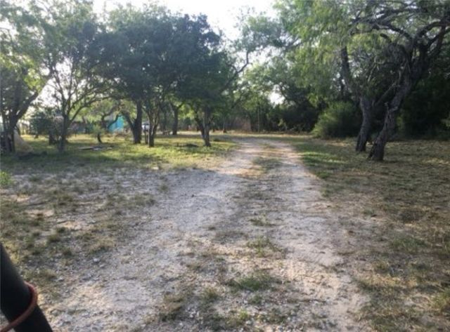 49 Bayview Dr, Mathis, TX 78368