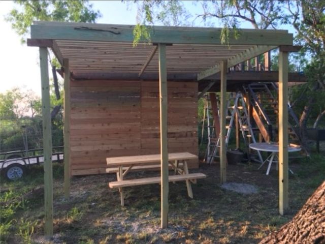 49 Bayview Dr, Mathis, TX 78368