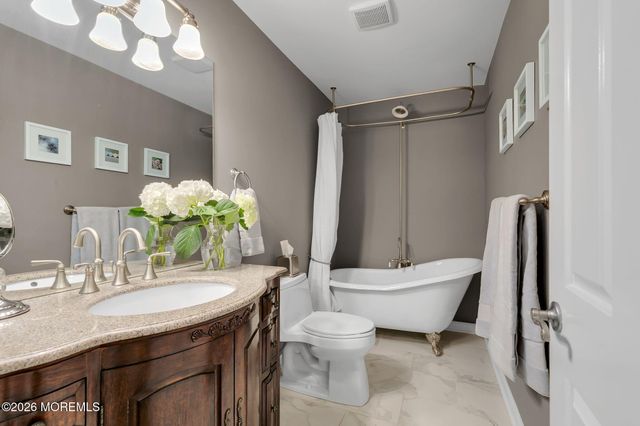 33 Tower Hill Drive, Red Bank, NJ 07701