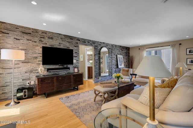 33 Tower Hill Drive, Red Bank, NJ 07701