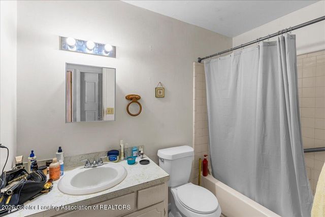 4400 Chadburne Dr Drive, Lansing, MI 48911