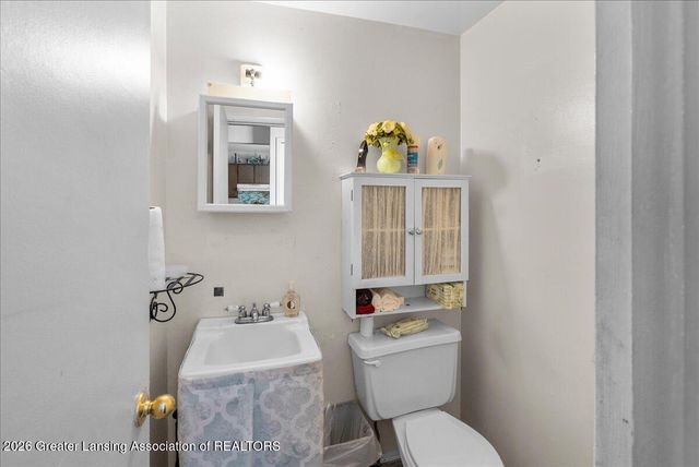 4400 Chadburne Dr Drive, Lansing, MI 48911