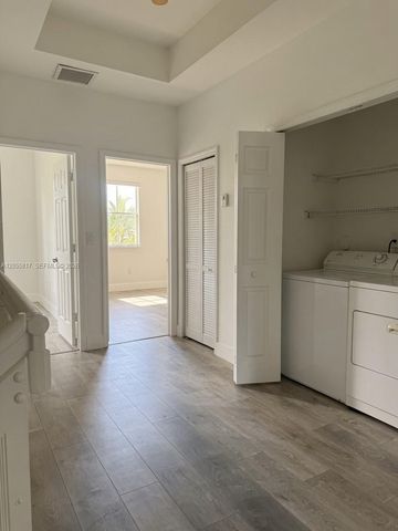 16654 SW 83rd Ln, Miami, FL 33193