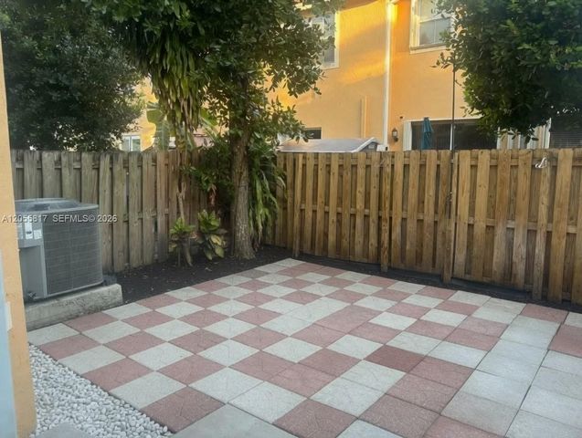 16654 SW 83rd Ln, Miami, FL 33193