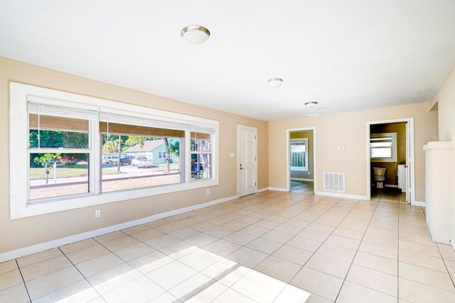 1204 Easter Avenue, Fort Pierce, FL 34950