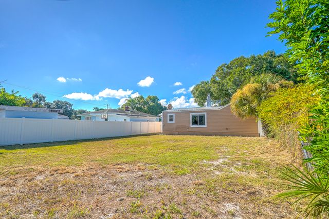 1204 Easter Avenue, Fort Pierce, FL 34950
