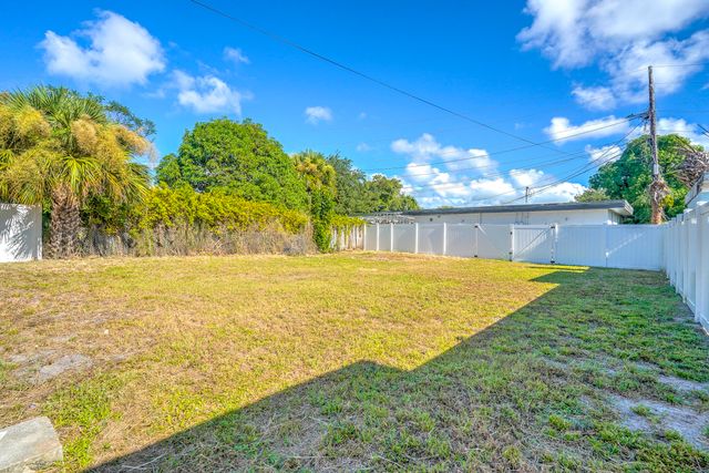 1204 Easter Avenue, Fort Pierce, FL 34950