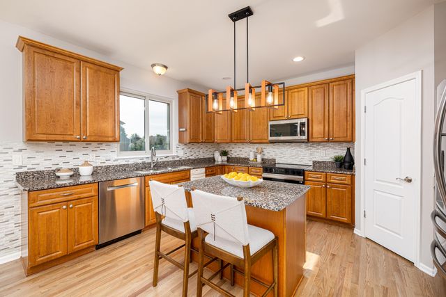 29170 Hemingway Drive, Novi City, MI 48377