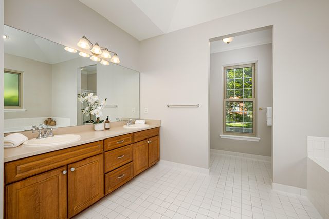 29170 Hemingway Drive, Novi City, MI 48377