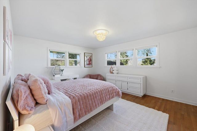 11 W 40th Ave, Spokane, WA 99203