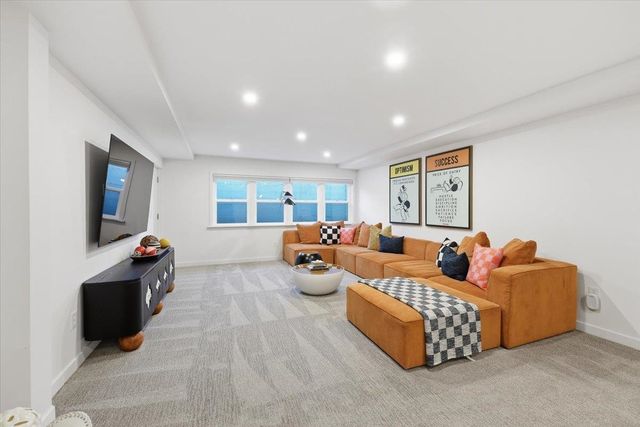 11 W 40th Ave, Spokane, WA 99203