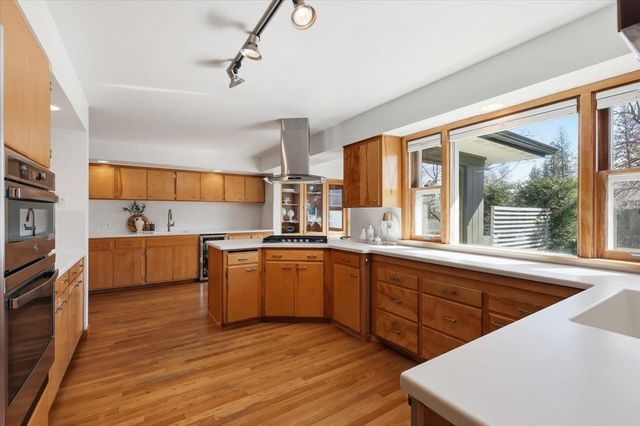 11 W 40th Ave, Spokane, WA 99203