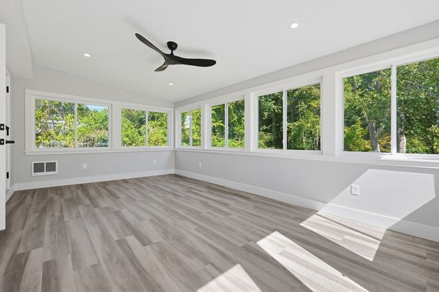 7 Dana Park, Hopedale, MA 01747