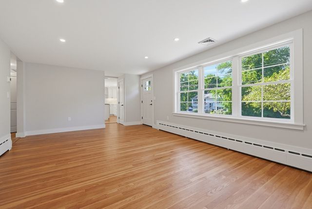 7 Dana Park, Hopedale, MA 01747