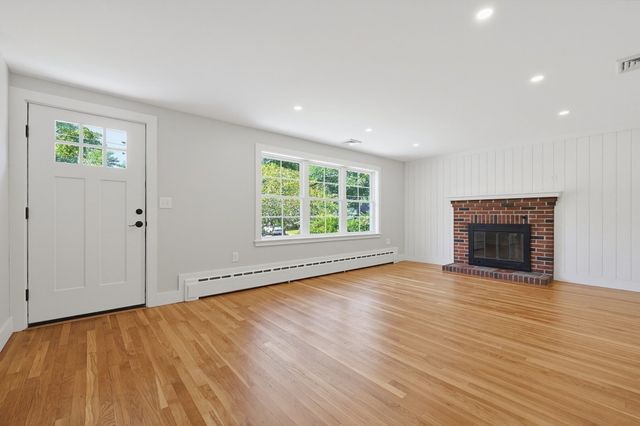 7 Dana Park, Hopedale, MA 01747