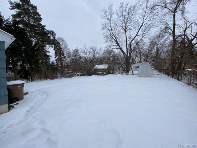 417 Cameron Avenue, Pontiac, MI 48342