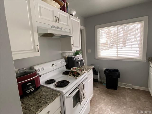 417 Cameron Avenue, Pontiac, MI 48342