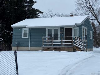417 Cameron Avenue, Pontiac, MI 48342