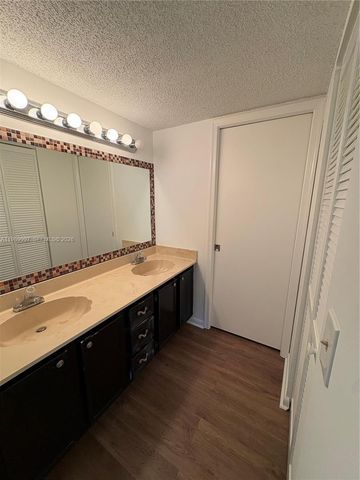 8444 Shadow Ct 4-3, Coral Springs, FL 33071