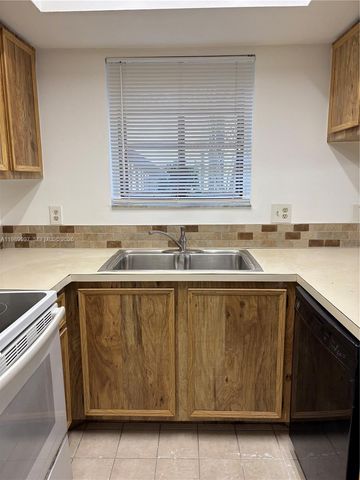 8444 Shadow Ct 4-3, Coral Springs, FL 33071