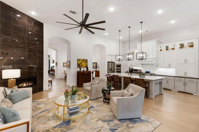 216 N Opulent Drive, Montgomery, TX 77316