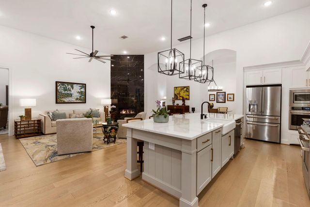 216 N Opulent Drive, Montgomery, TX 77316