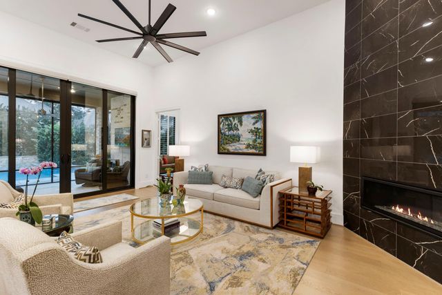 216 N Opulent Drive, Montgomery, TX 77316