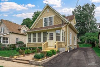424 Rosewood Avenue, Aurora, IL 60505