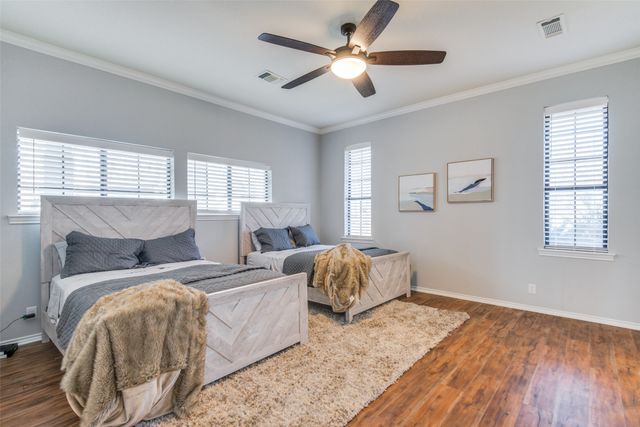 318 Dogie Trail, Oak Point, TX 75068