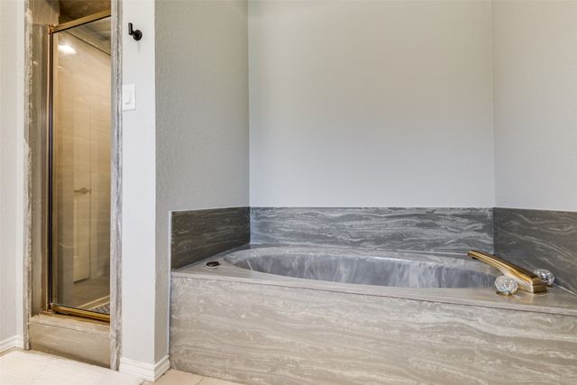 318 Dogie Trail, Oak Point, TX 75068