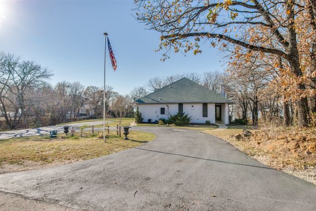 318 Dogie Trail, Oak Point, TX 75068