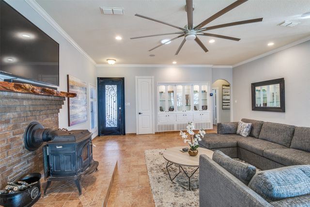 318 Dogie Trail, Oak Point, TX 75068