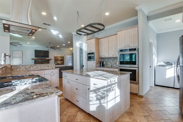 318 Dogie Trail, Oak Point, TX 75068