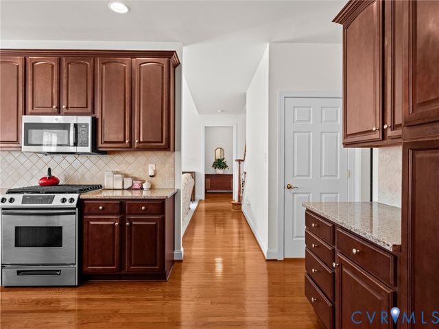 737 Colony Forest Dr, Midlothian, VA 23114