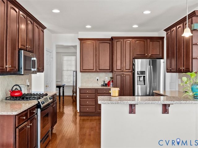 737 Colony Forest Dr, Midlothian, VA 23114