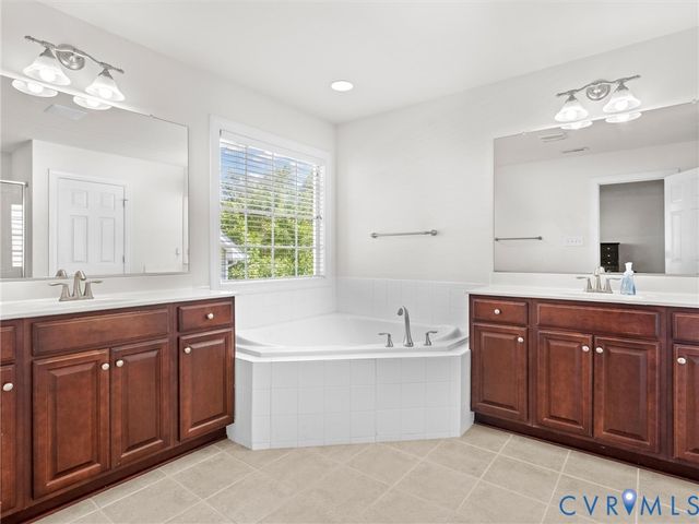737 Colony Forest Dr, Midlothian, VA 23114