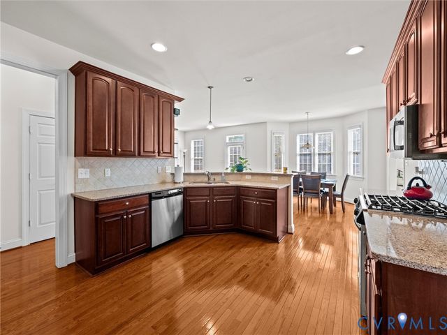 737 Colony Forest Dr, Midlothian, VA 23114