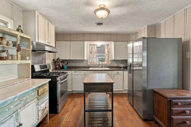 146 County Road 119, Raywood, TX 77582