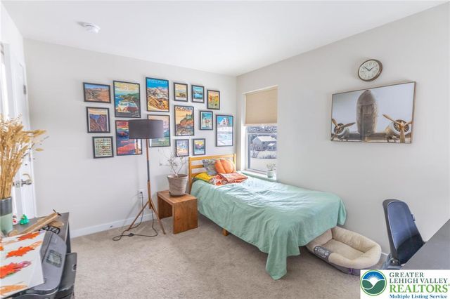 7536 Clayton Avenue, Coopersburg Boro, PA 18036