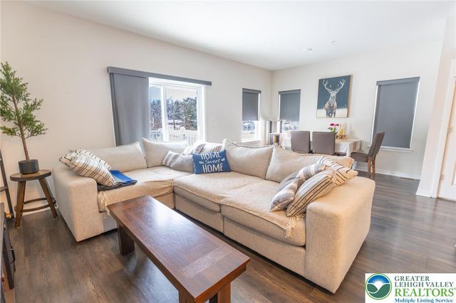 7536 Clayton Avenue, Coopersburg Boro, PA 18036