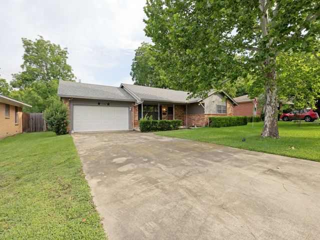 1419 Hillcrest Drive, Sherman, TX 75092
