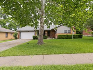 1419 Hillcrest Drive, Sherman, TX 75092