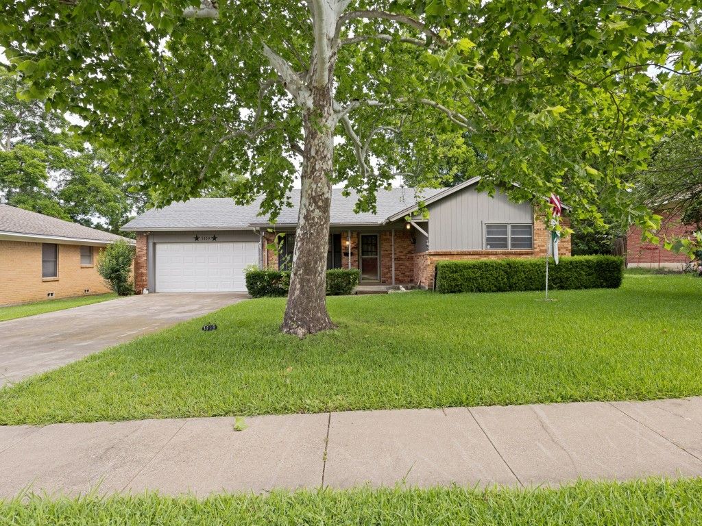 1419 Hillcrest Drive, Sherman, TX 75092