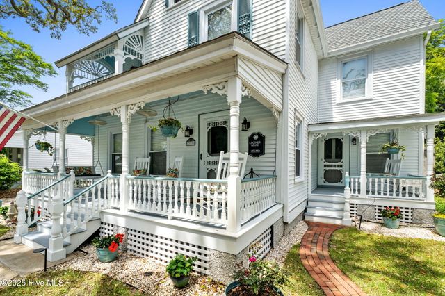 210 W West Street, Southport, NC 28461