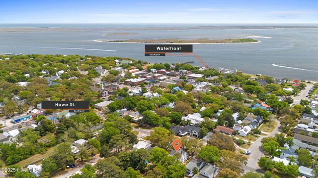 210 W West Street, Southport, NC 28461